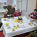 ein gedeckter Tisch und Kaffee oder Tee für die Seniorinnen und Senioren 